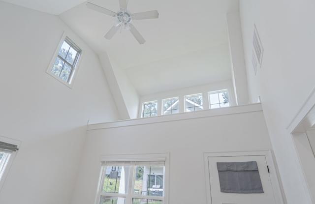 Modern 2‑Bedroom Retreat Near Westside Reservoir Park | 18-Month Lease Gallery 3