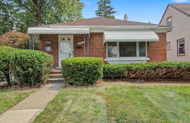 2957 Fort Park Boulevard Gallery 2