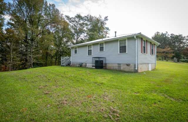 Charming 3BR/1BA in Adamsville with Modern Upgrades & Flat Lot Gallery 4
