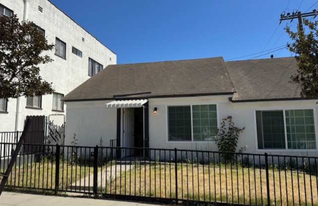 W 6TH 618 - 618 West 6th Street, Long Beach, CA 90802