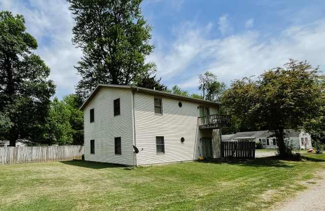 Washer/Dryer Hook Ups - 3624 West 27th Street, Delaware County, IN 47302