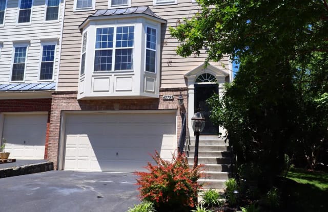 43795 LEES MILL SQUARE - 43795 Lees Mill Square, Lansdowne, VA 20176