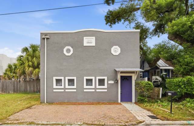 Unique Tampa Home with Modern Character Gallery 1