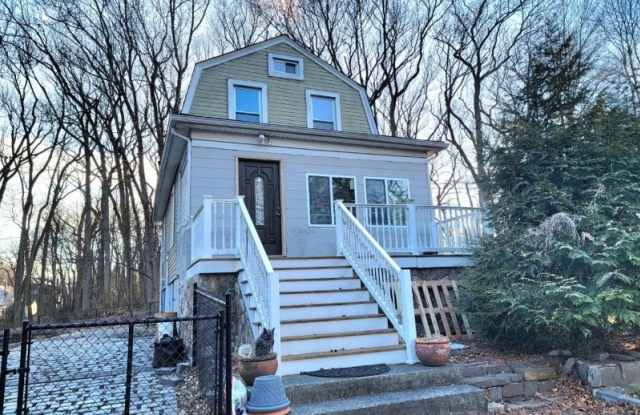 906 Center St photos photos