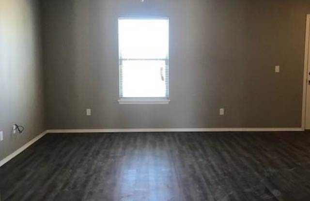 604 SW Loudon Drive - 1 Gallery 4