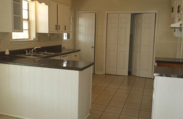 4311 Hunt Cliff Trce Gallery 3