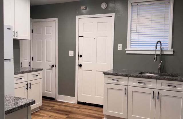 437 W Main St photos photos
