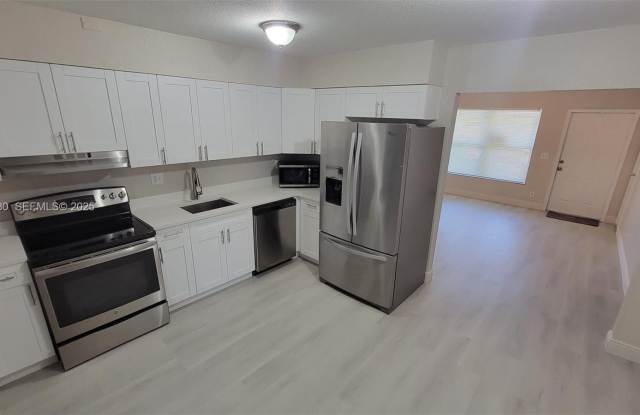 5880 NW 19th St photos photos