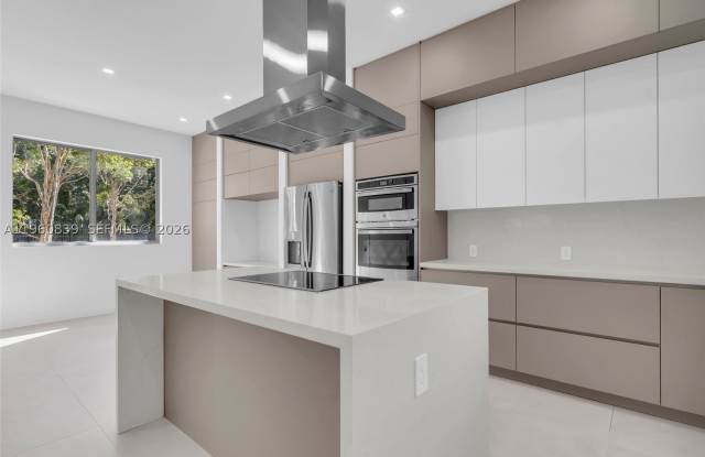 3204 Plaza St photos photos