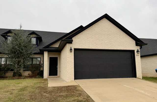 Spacious 3 Bedroom/2.5 Bathroom Chaffee Crossing Townhome **First Full Month's Rent FREE** photos photos