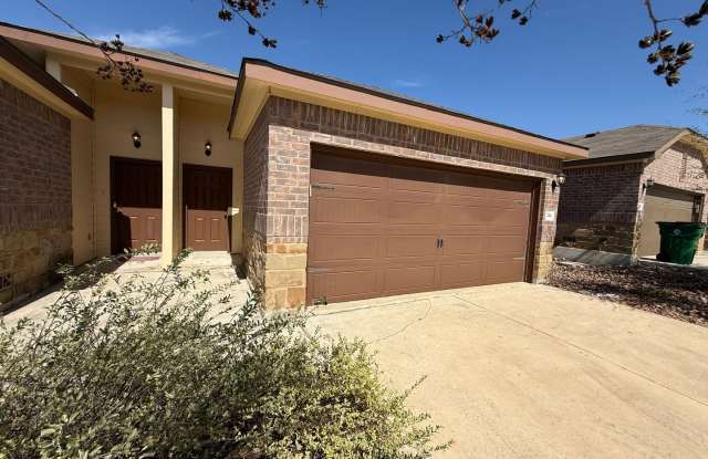 3 Bedroom, 2 Bathroom Duplex in New Braunfels! - 214 Kaspar Way, Guadalupe County, TX 78130 3 Bedroom, 2 Bathroom Duplex in New Braunfels! - 214 Kaspar Way, Guadalupe County, TX 78130