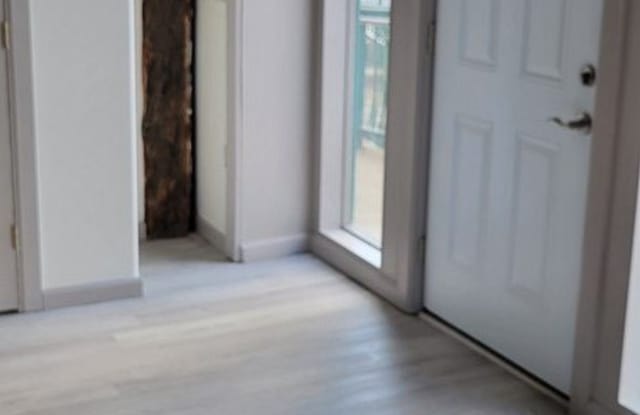 206 Main St, Suite #6 Gallery 2