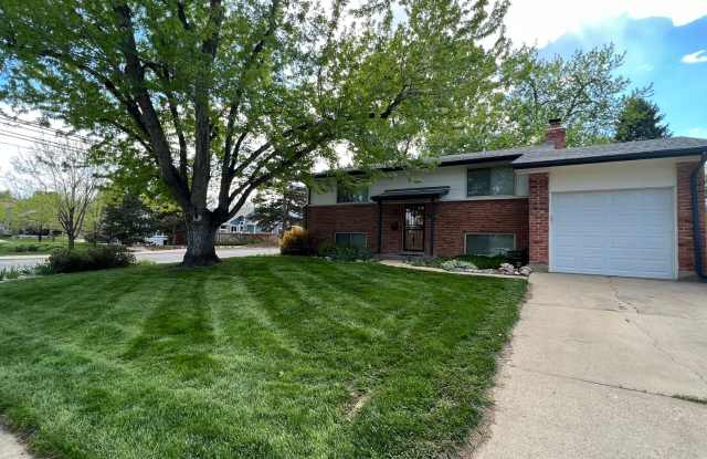 Spacious 3 BD/ 2 BA Home in Arvada, CO- Available 9/15/24! photos photos