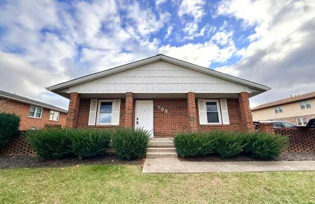 705 Gordon Smith Boulevard unit: 1 - 705 Gordon Smith Boulevard, Hamilton, OH 45013