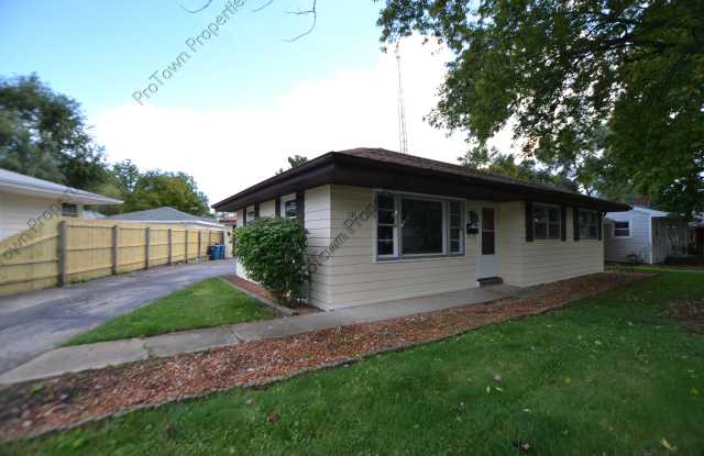 131 Robinson Dr - 131 Robinson Drive, Morris, IL 60450