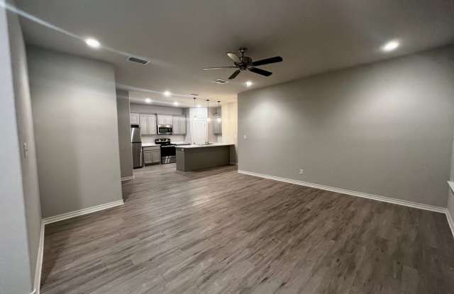 PM3 - 9804 Avenue U - TNT Gallery 3