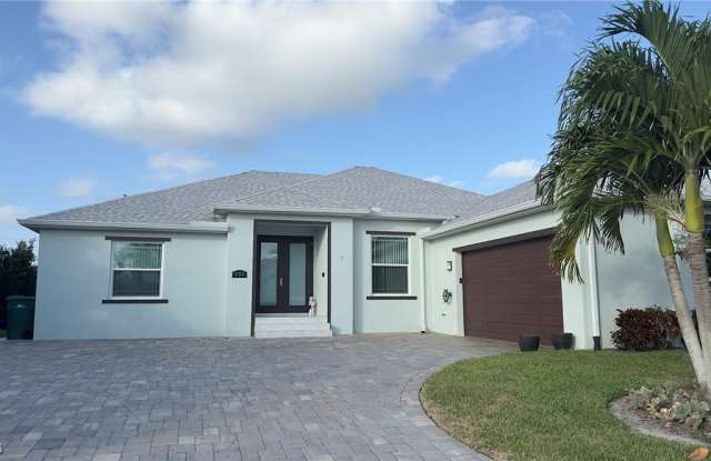 131 S Bahama Avenue photos photos
