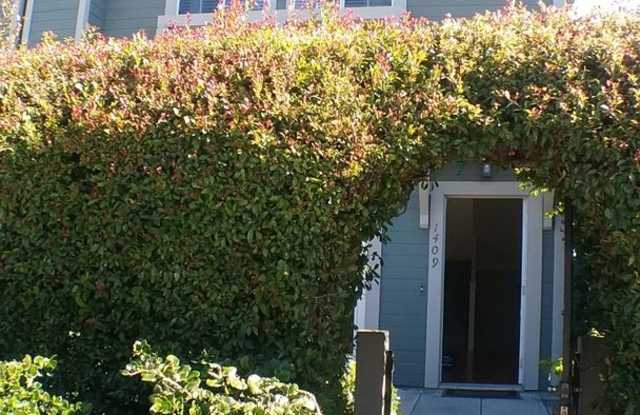 1409 Edgemont St Gallery 2