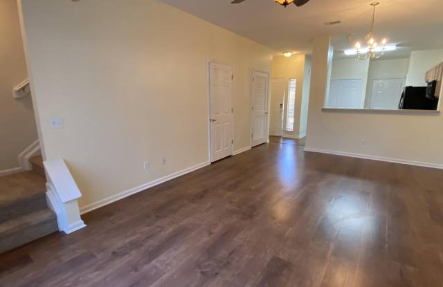 565 SCRUB JAY Drive Gallery 4