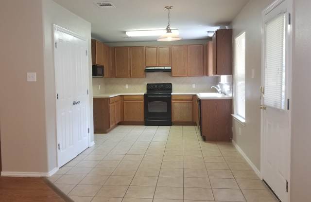 Welcome home to 5123 Fountain Hill! Gallery 3