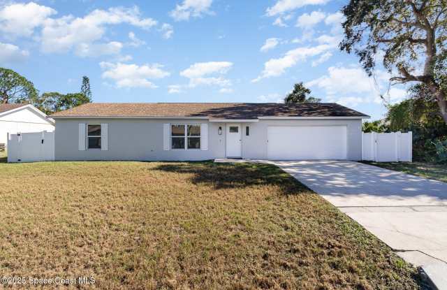 223 Greenway Avenue NE photos photos