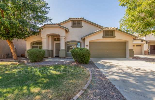 850 E Penny lane photos photos