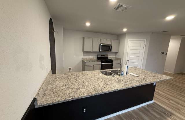 5427 FREDERICK BLF Gallery 4