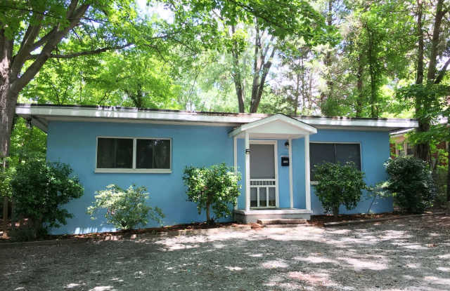 Walk to Campus! Nice 2br house in PRIME location, with all appliances Gallery 1