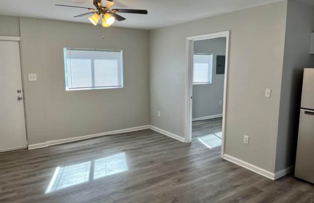 1 Bedroom with Garage in Alton Gallery 4