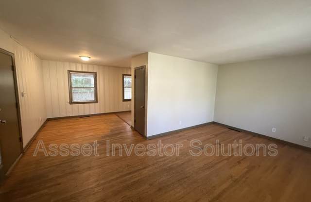 9605 Belmont Ave Gallery 2