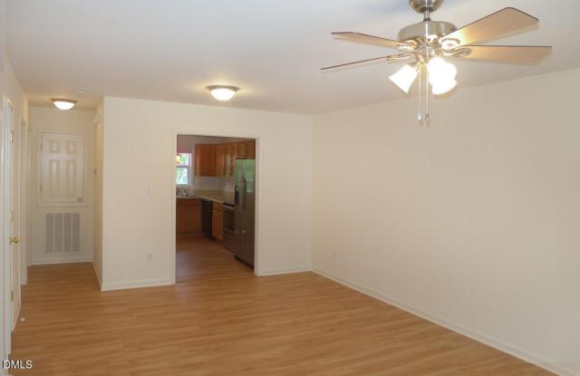 322 Davie Road Gallery 4