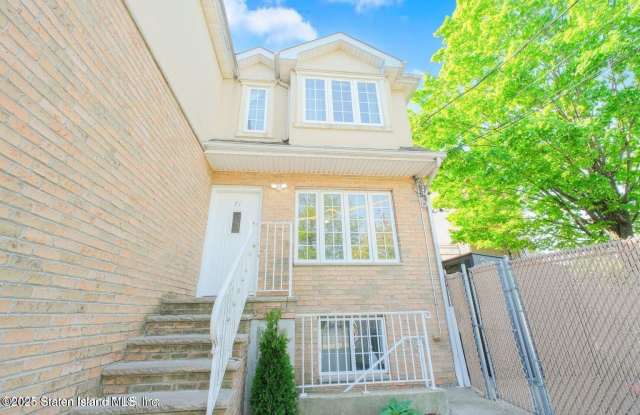 77 Wainwright Avenue unit: 1 - 77 Wainwright Avenue, Staten Island, NY 10312