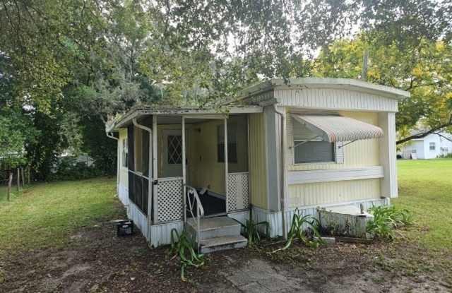 2 Bedroom, 2 Bath Manufactured Home in Zephyrhills. photos photos