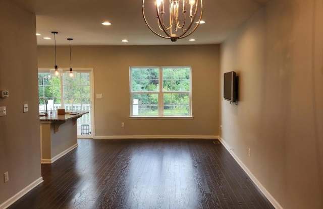 2207 EVIN DR Gallery 3