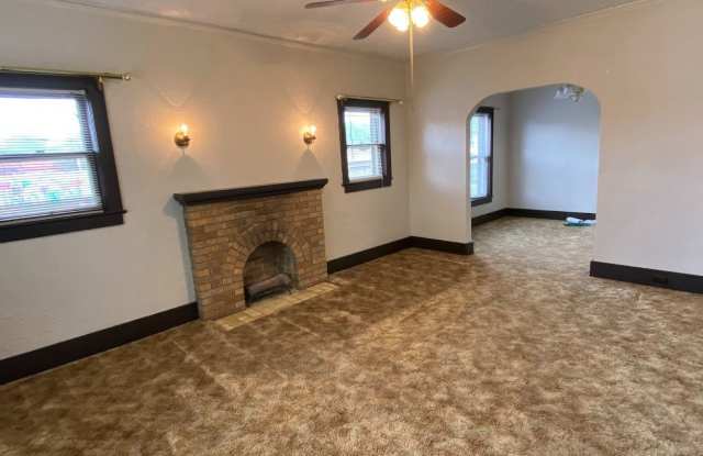 201 South Cravens Street - 4 Gallery 4
