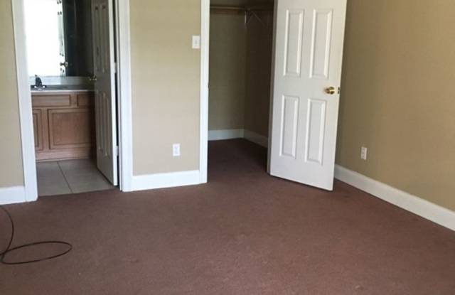 3 Bed, 2 bath Gallery 4