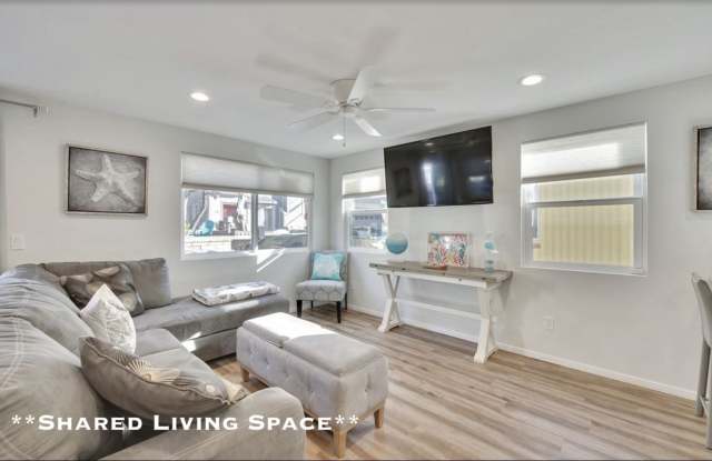 100 Marquez Place - 100 Marquez Place, Los Angeles, CA 90272