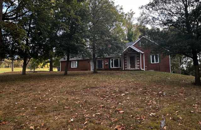 *Move in Special - Spacious 3 bedroom/ 2.5 bath home near Exit 8 - Morristown, TN photos photos