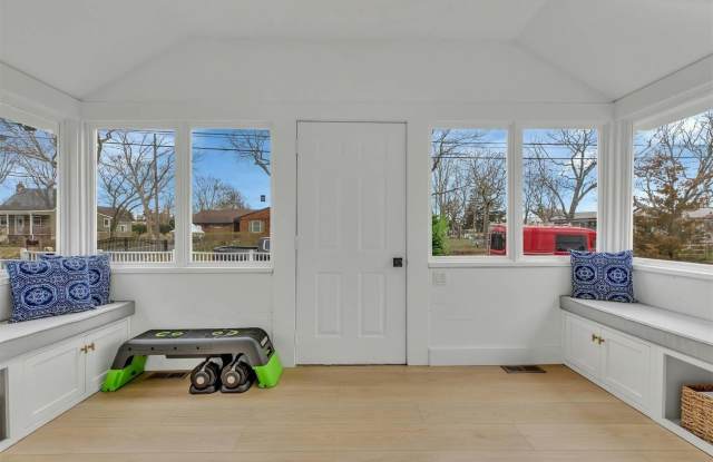244 Longneck Boulevard Gallery 2