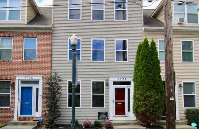 Spacious 3 Bedroom on 3rd St photos photos