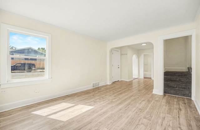 2 Bedroom 1 Bathroom Half Duplex in Denver's Villa Park Gallery 3