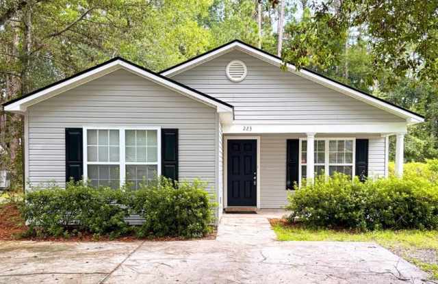 Charter Drive | 3-bed, 2-bath photos photos