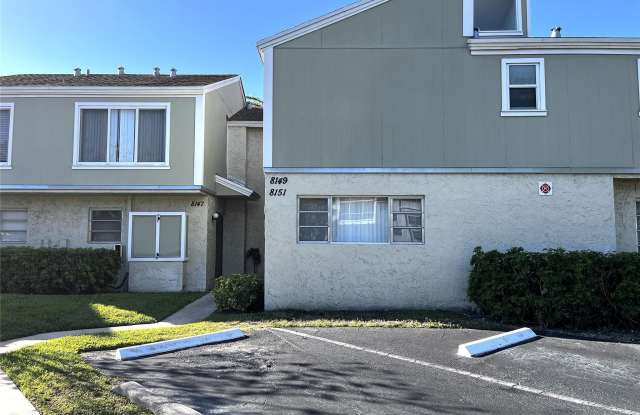 8149 Lagos De Campo Boulevard unit: B-1 photos photos