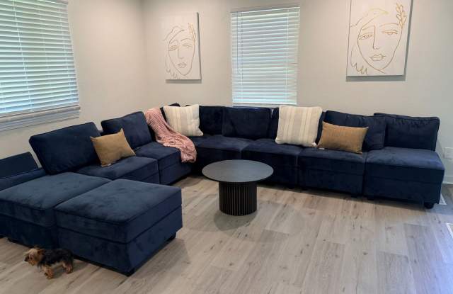 Spacious 5-Bedroom, 3-Bath Multi-Level Townhome in Raytown Gallery 1