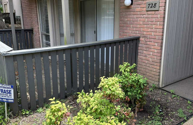 728 HEDGEGROVE photos photos