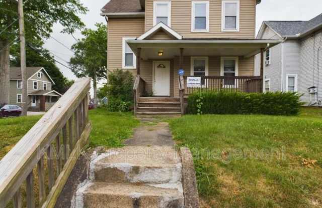 490 Allyn Street - 490 Allyn Street, Akron, OH 44304