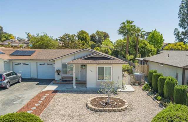 55+ and Older Single Level 2 Bedroom Quiet Retirement in Peacock Hills photos photos