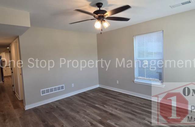 3 Bedroom / 2.5 Bathroom Home in Blue Springs!! Gallery 3