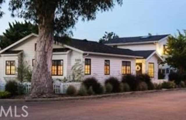 2300 Laurel Avenue - 2300 Laurel Avenue, Manhattan Beach, CA 90266