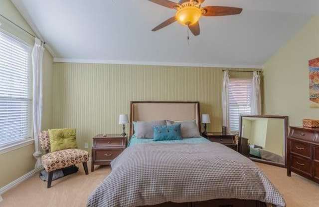 2135 Highland Drive Gallery 4